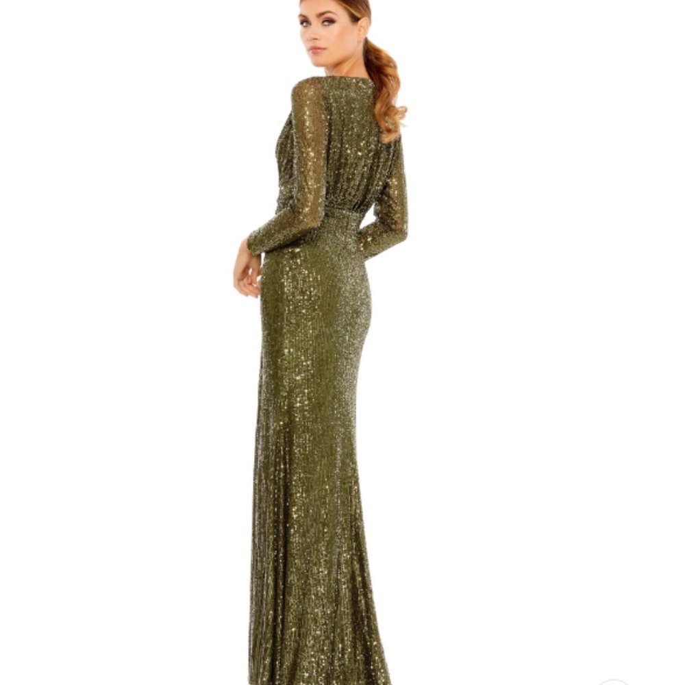 SEQUINED LONG SLEEVE GOWN Olive Green Size 6 New With Tags - Picture 2 of 3
